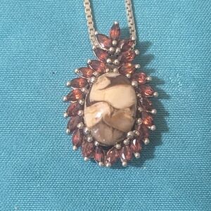 Elegant Natural Agate And Red Garnet Pendant Necklace